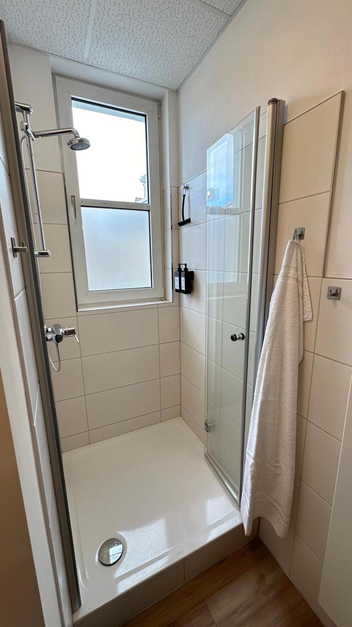 Das Loft - Sauna - 4 Schlafzimmer - 2 Baeder - Stadtmitte - 2 Parkplaetze 斯派尔 外观 照片